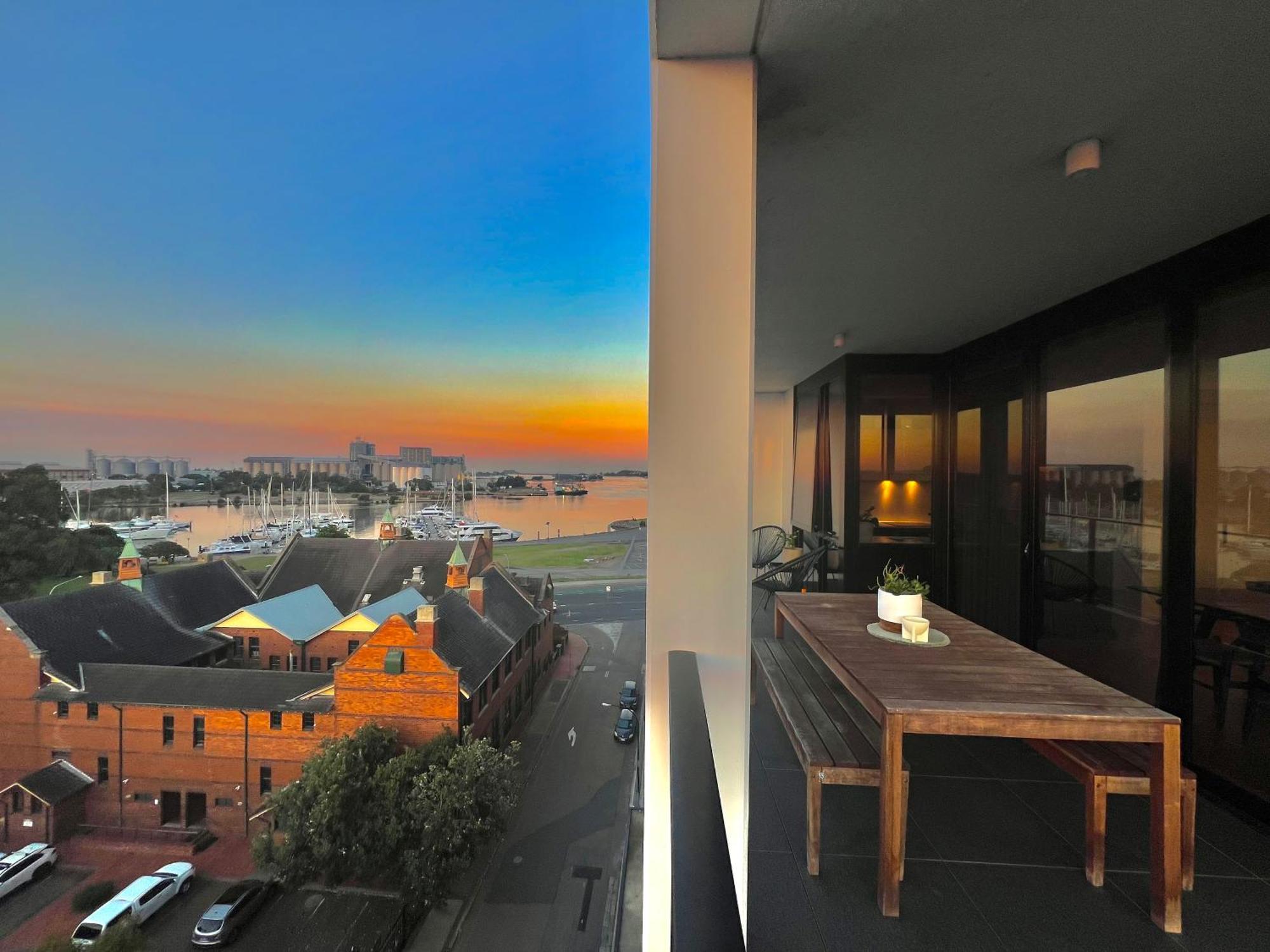 Harbour Towers, Newcastle'S Elite Apartment Stays, Free Parking & Tram Access Eksteriør bilde