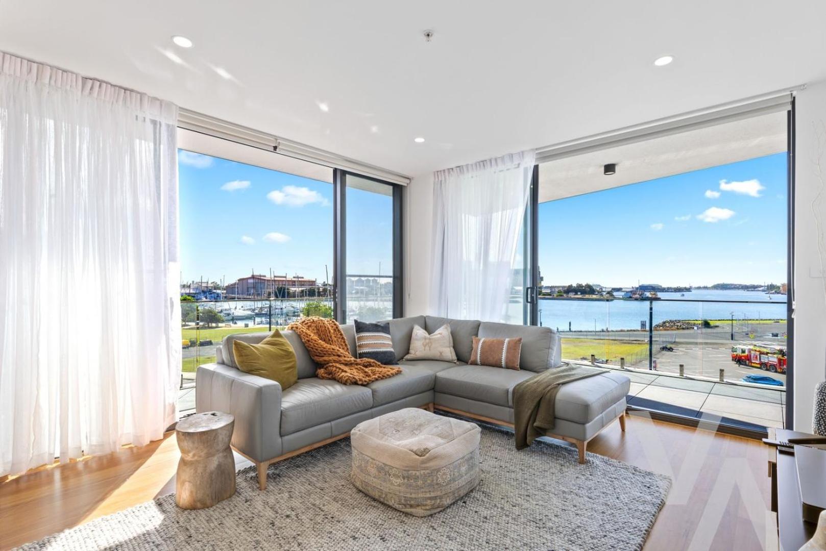 Harbour Towers, Newcastle'S Elite Apartment Stays, Free Parking & Tram Access Eksteriør bilde