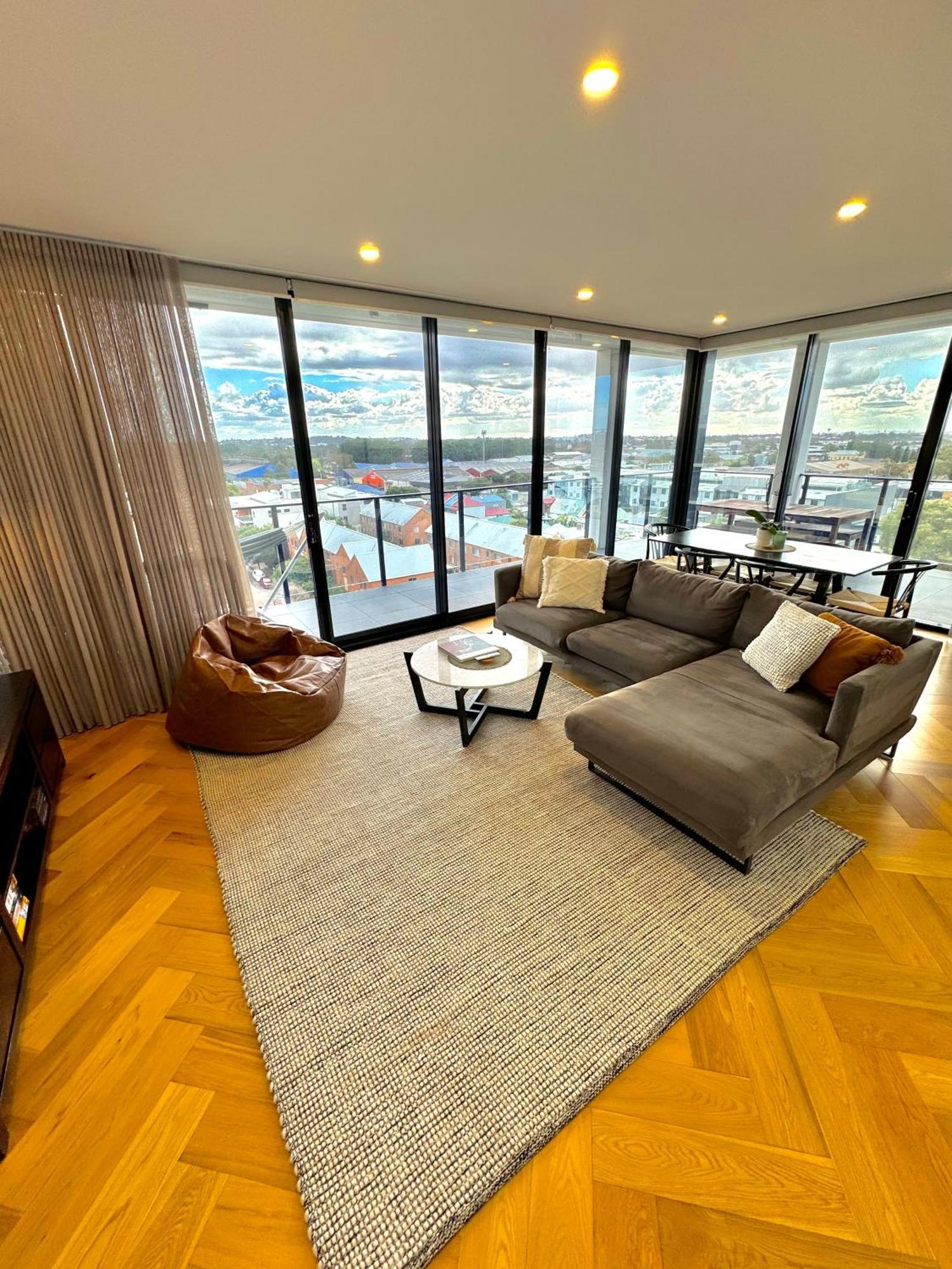 Harbour Towers, Newcastle'S Elite Apartment Stays, Free Parking & Tram Access Eksteriør bilde